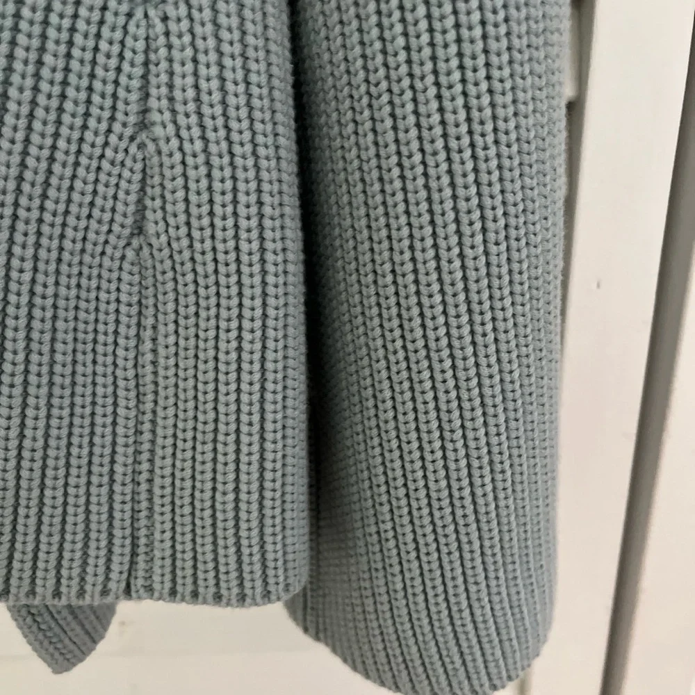 Eileen Fisher beautiful armpit